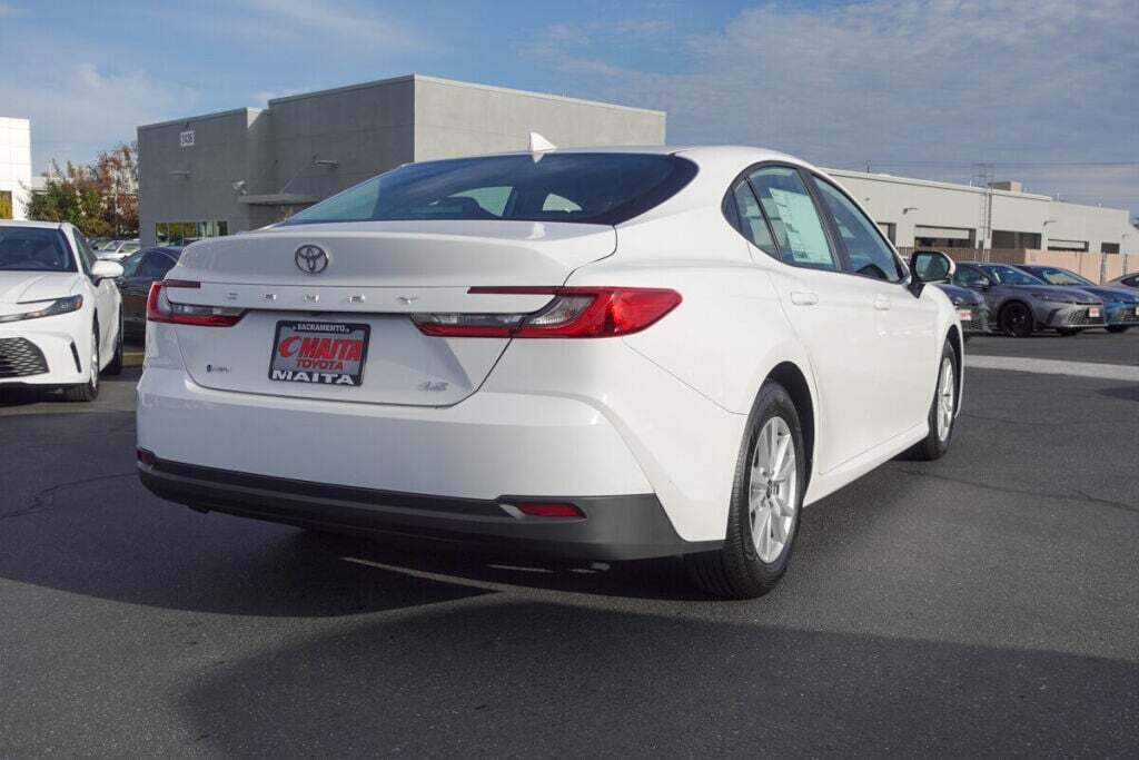 2026 Toyota Camry LE photo 2