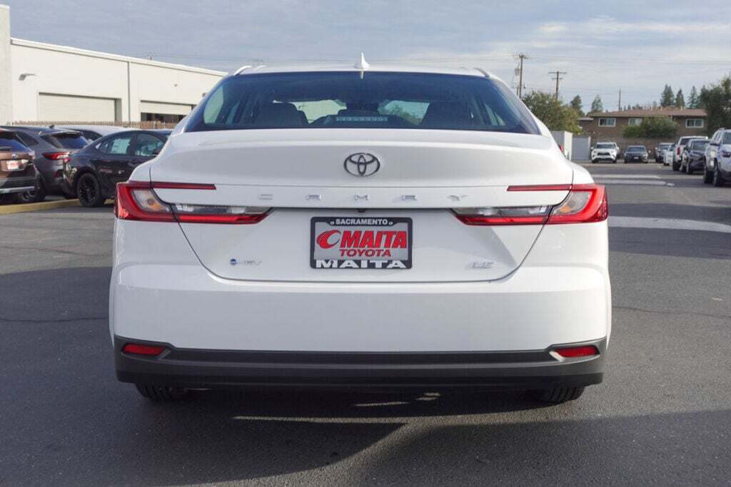 2026 Toyota Camry LE photo 3