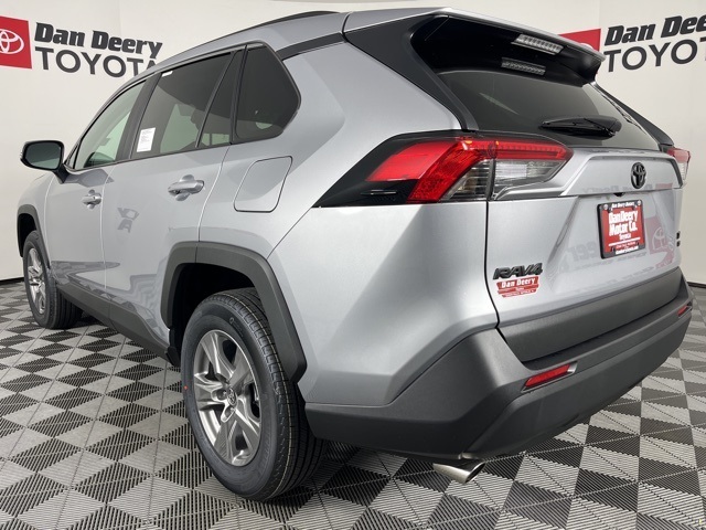 2025 Toyota RAV4 XLE photo 2
