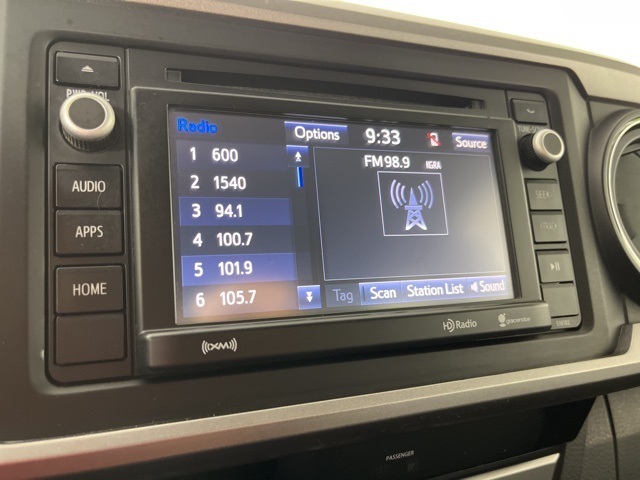 2017 Toyota Tacoma SR5 TRD Sport photo 3