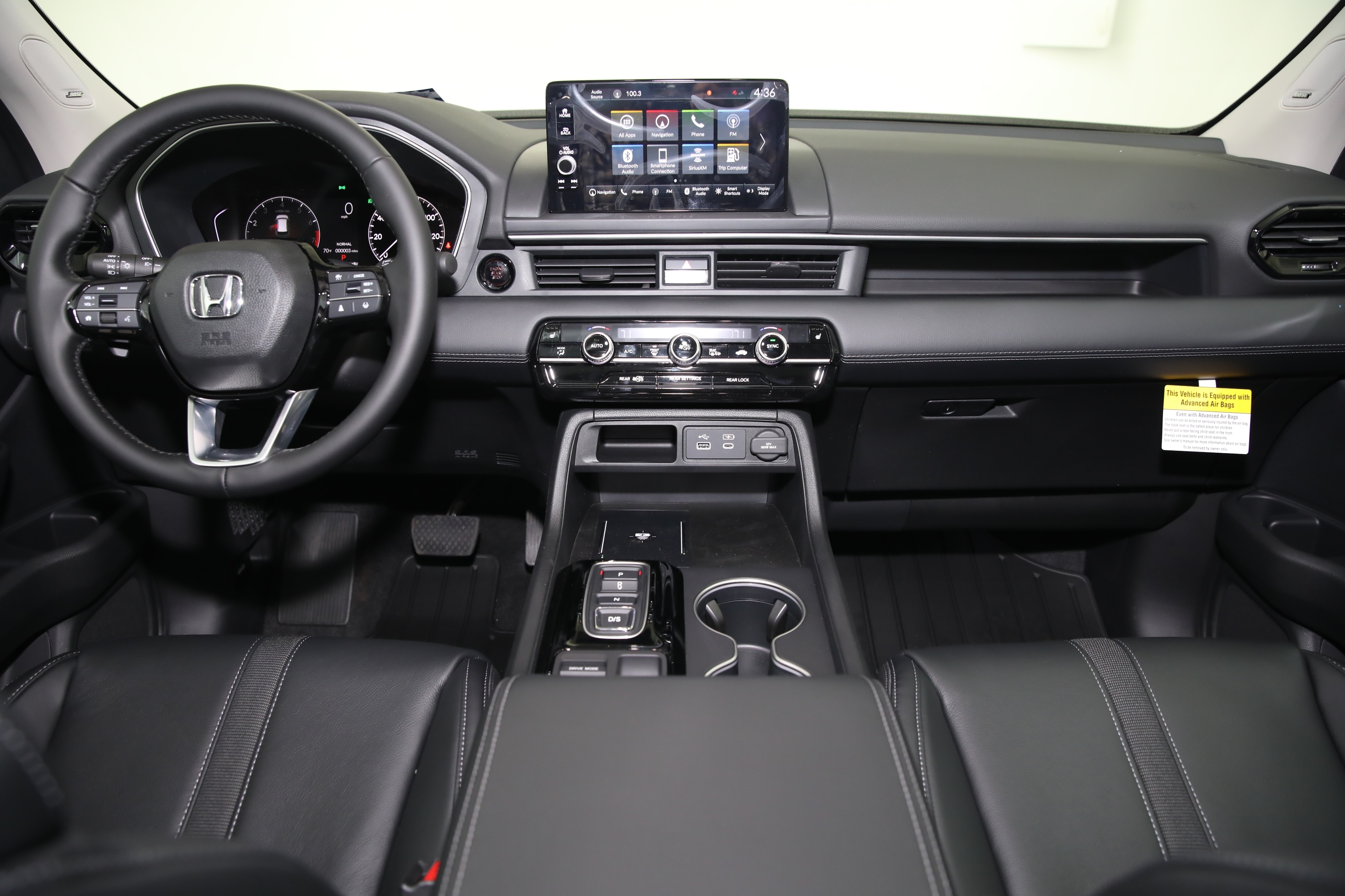 2025 Honda Pilot Touring photo 2