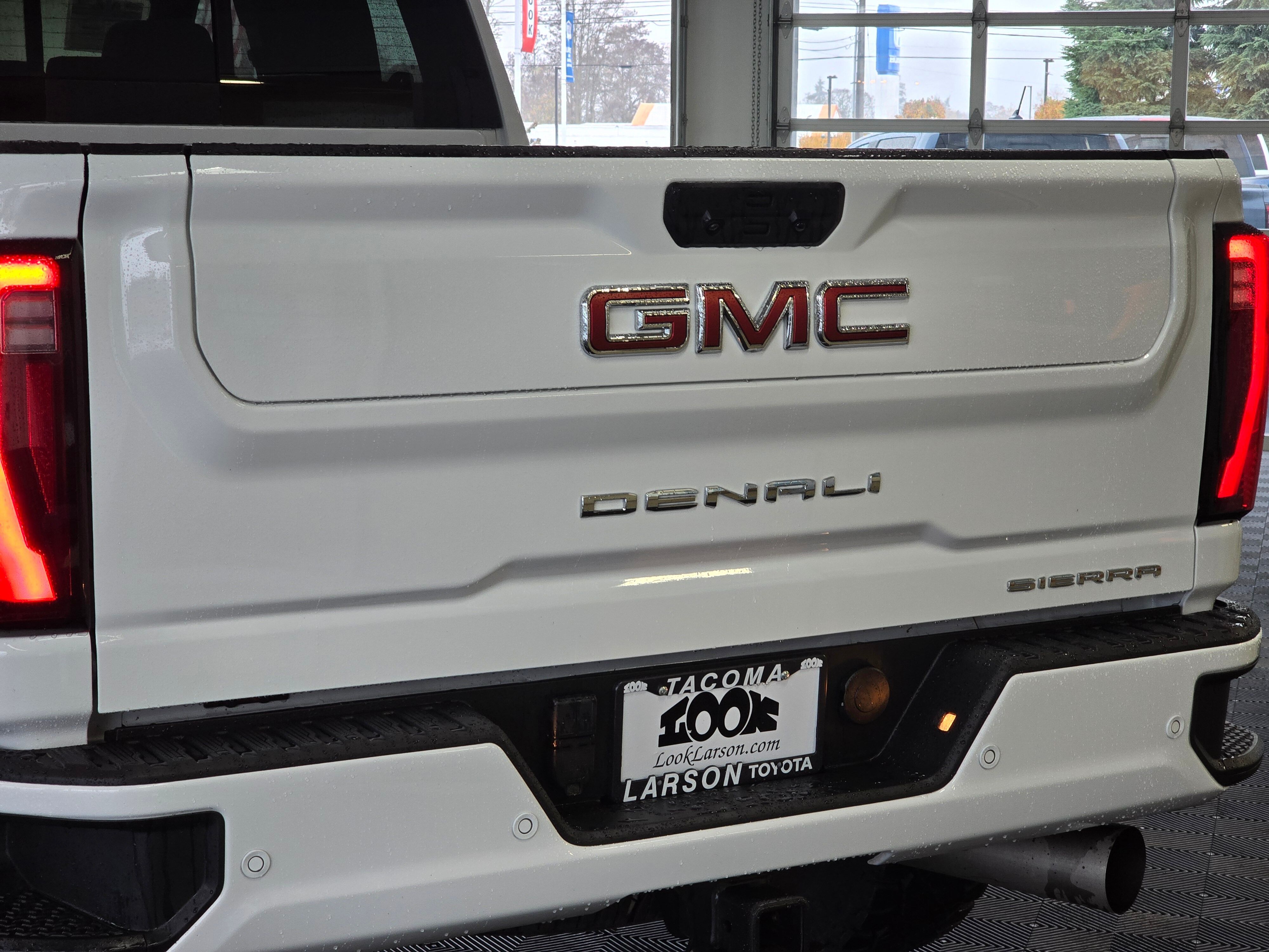 2025 Gmc Sierra HD Denali photo 3