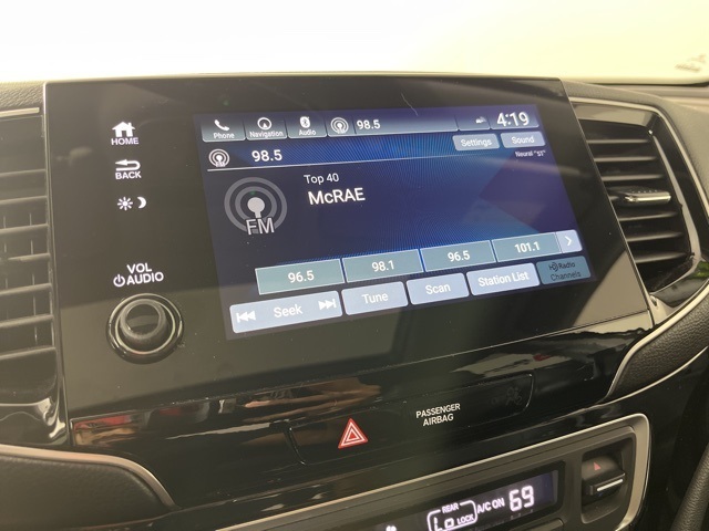 2019 Honda Pilot Touring photo 2