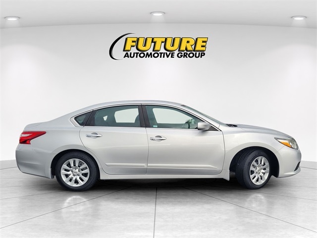 2017 Nissan Altima 2.5 S photo 3