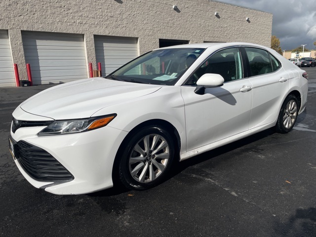 2019 Toyota Camry L photo 3
