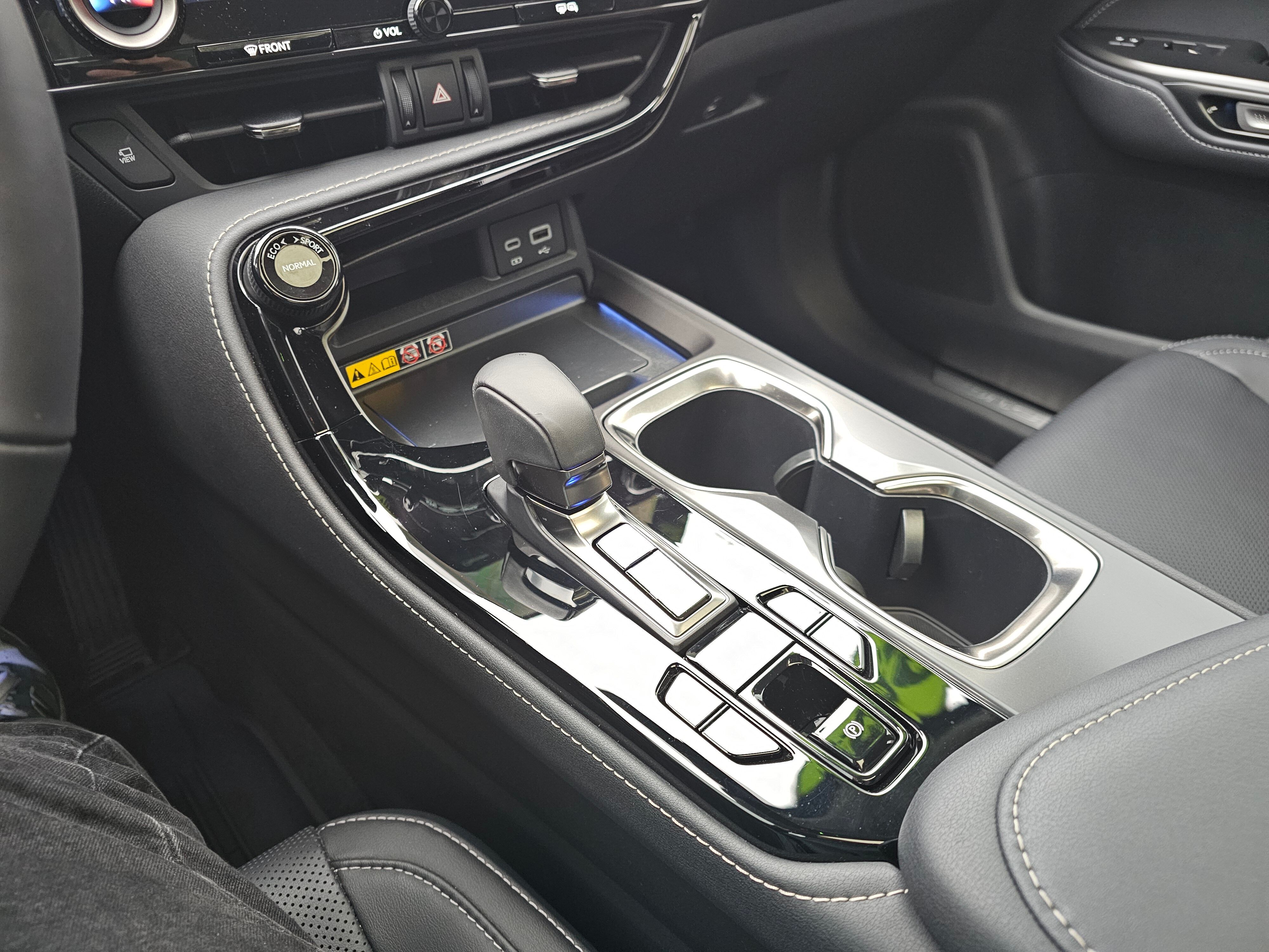 2025 Lexus NX 350 Luxury photo 4