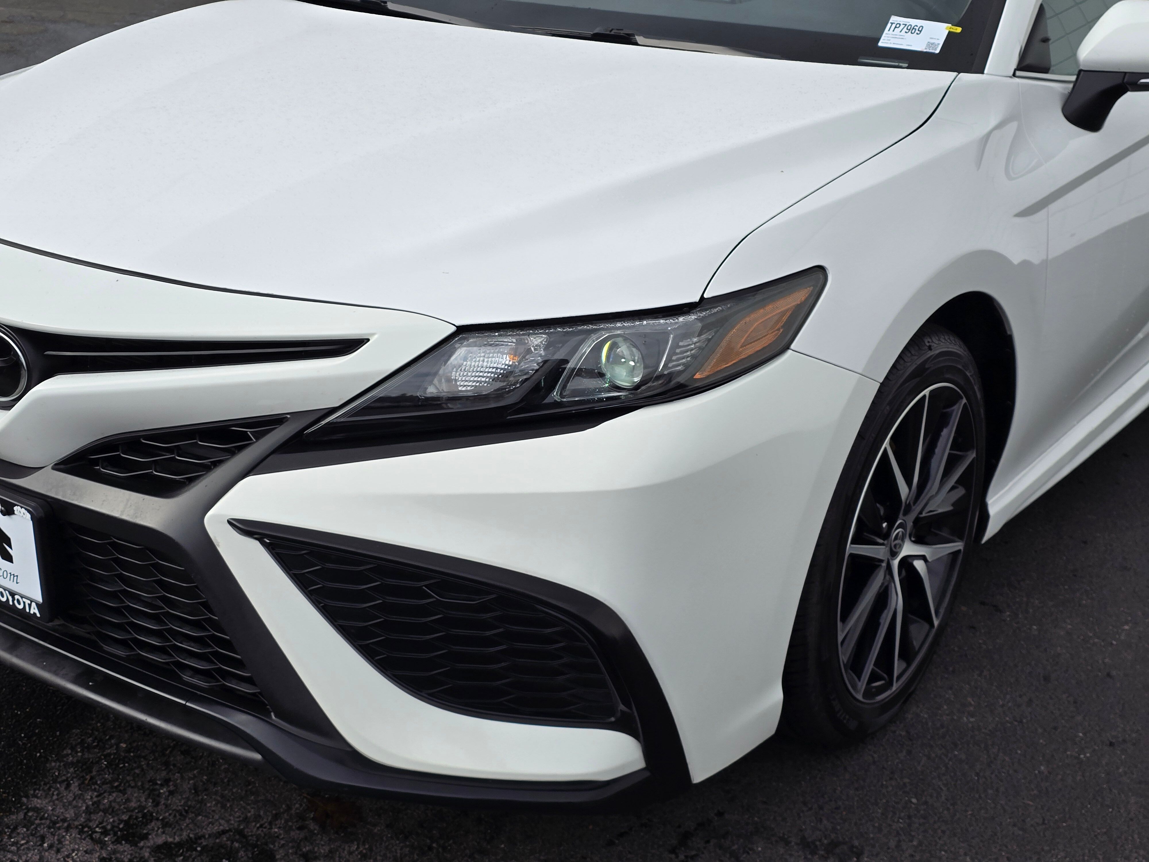 2024 Toyota Camry SE photo 4