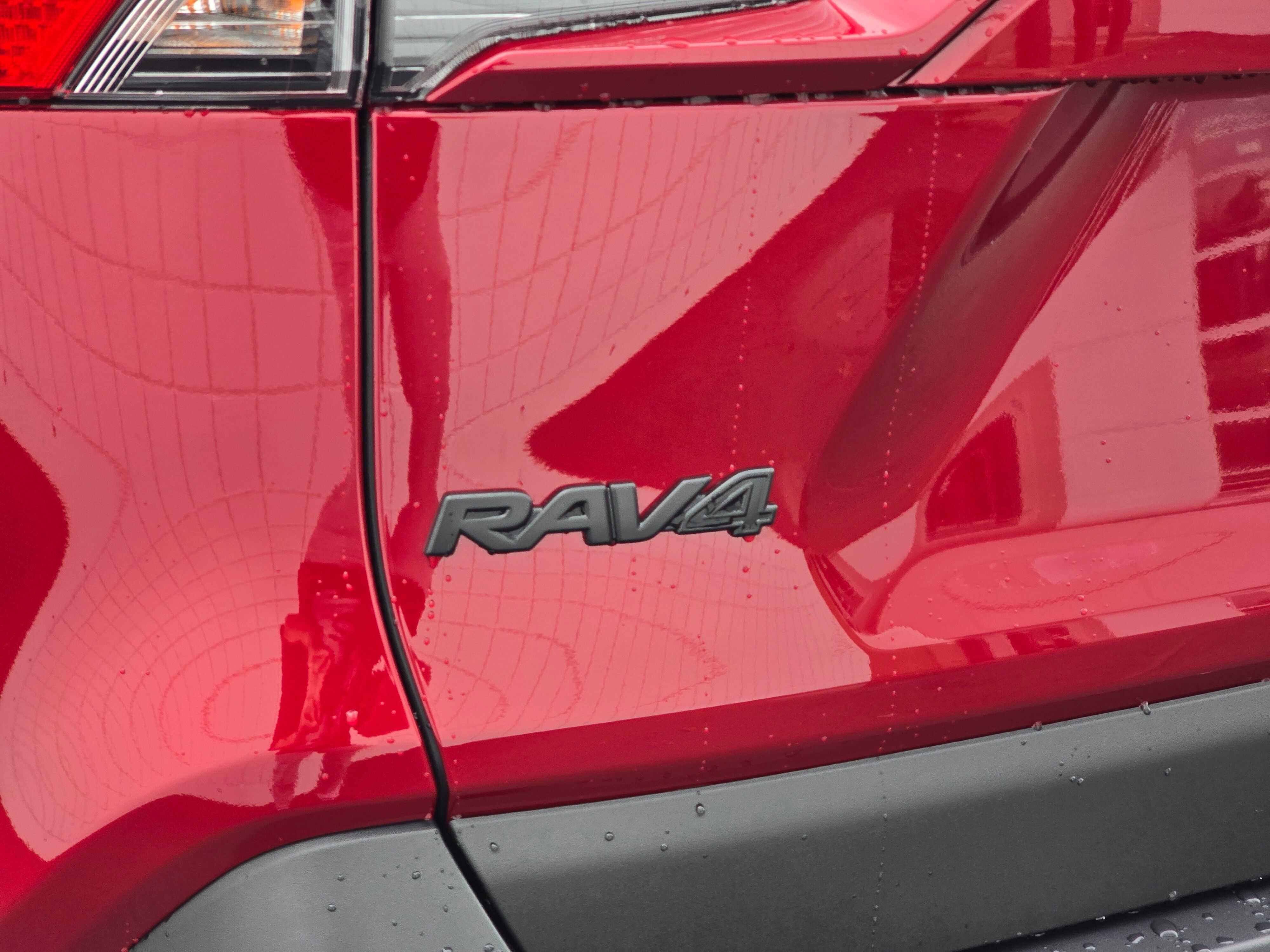 2025 Toyota RAV4 XLE Premium photo 3