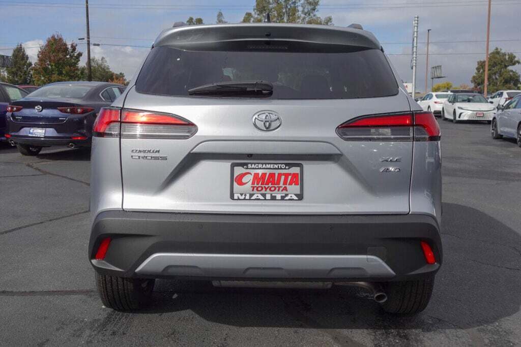 2026 Toyota Corolla Cross XLE photo 4