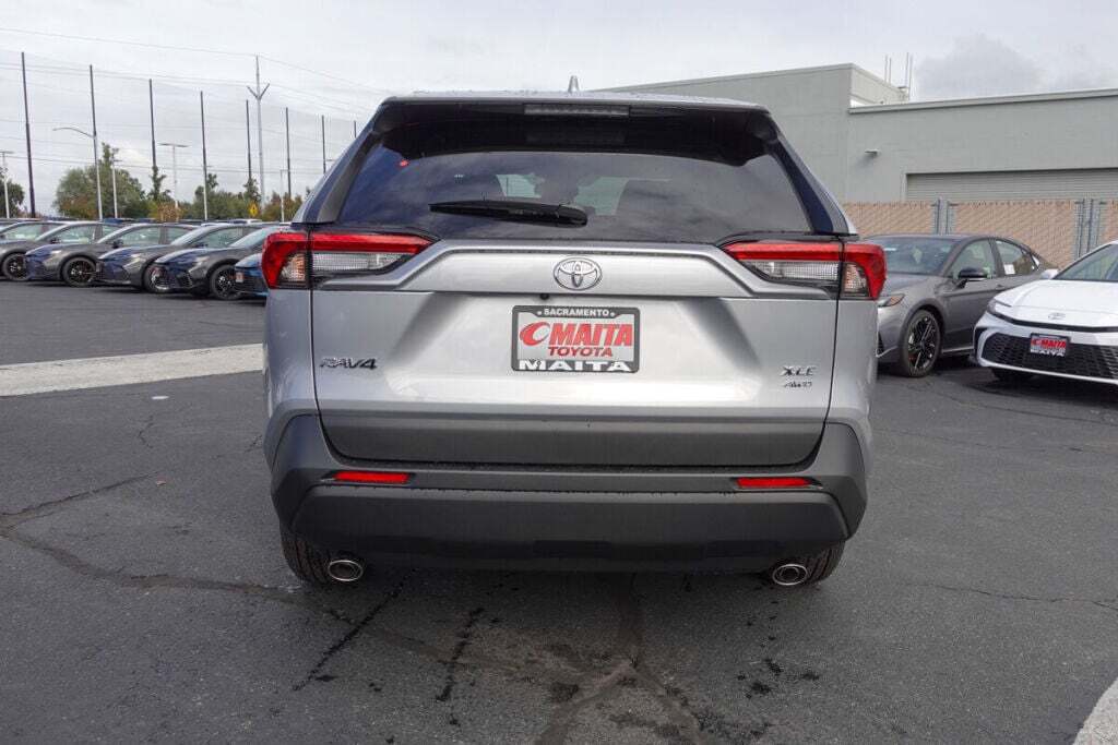 2025 Toyota RAV4 XLE photo 2