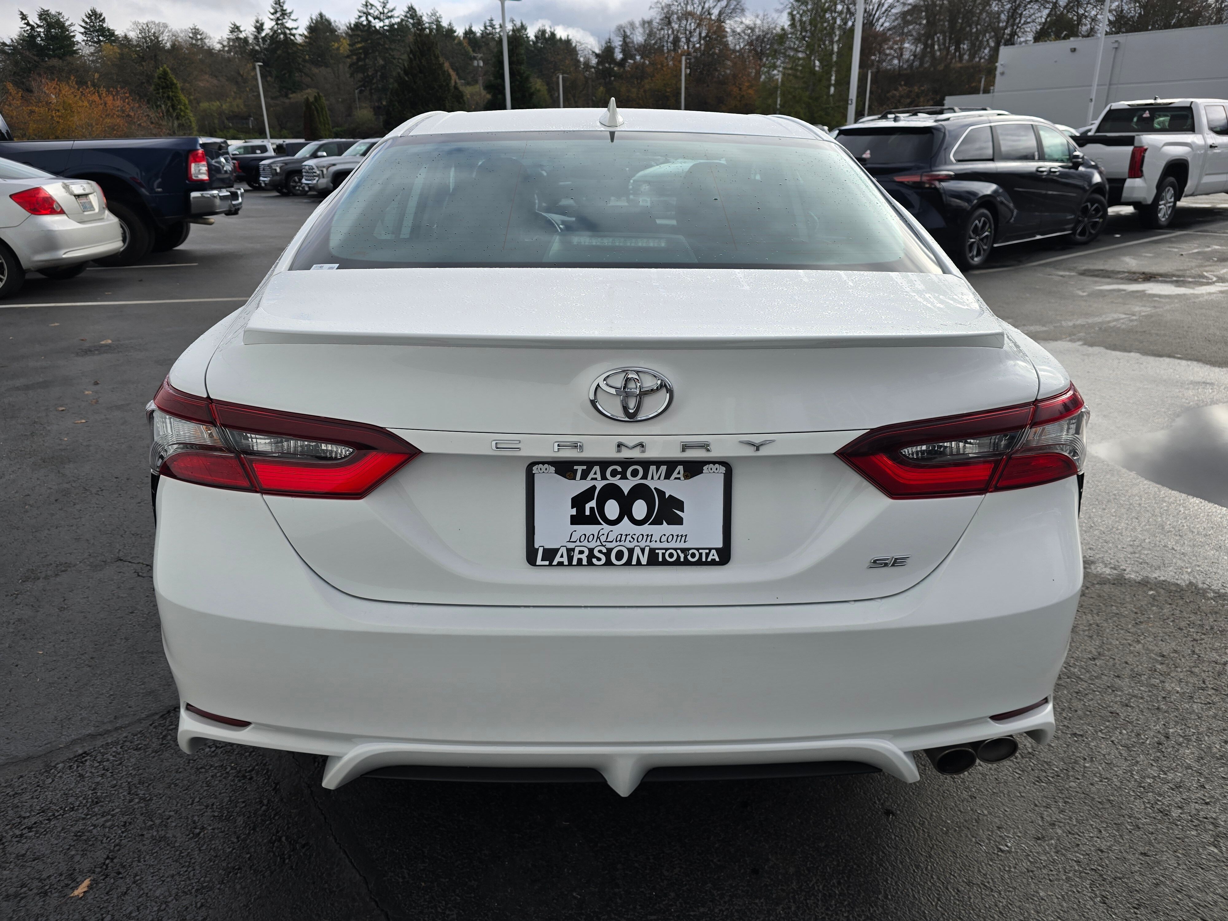 2024 Toyota Camry SE photo 2