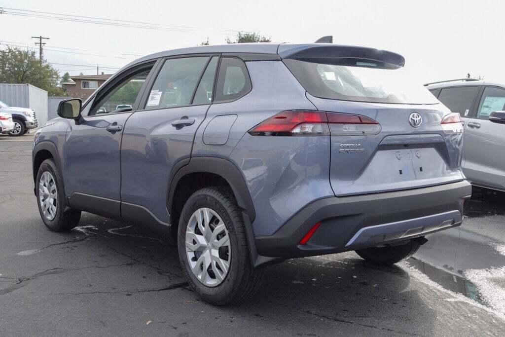 2026 Toyota Corolla Cross L photo 3