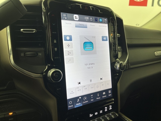 2023 Ram 3500 Laramie photo 4