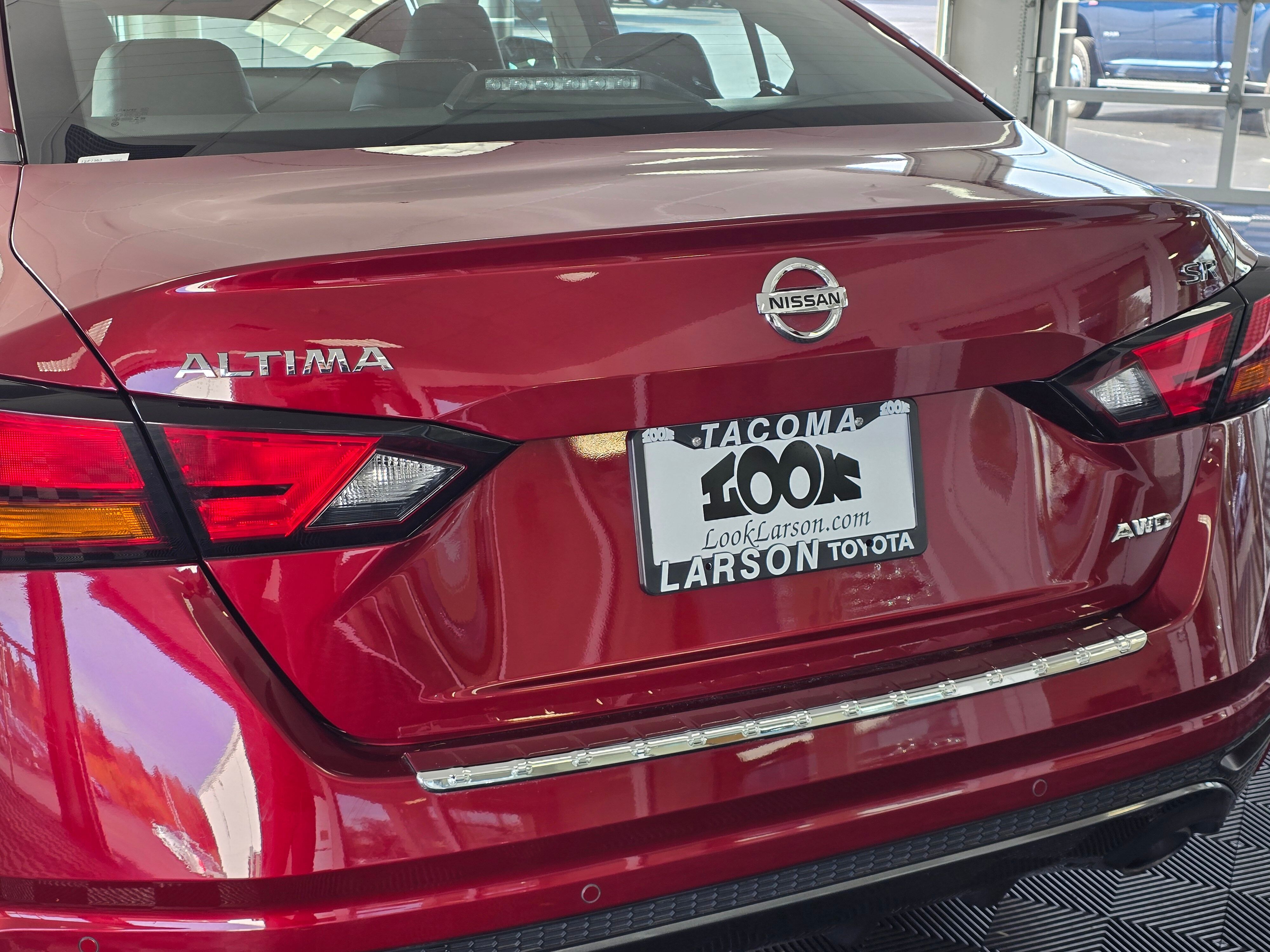 2021 Nissan Altima 2.5 SR photo 2