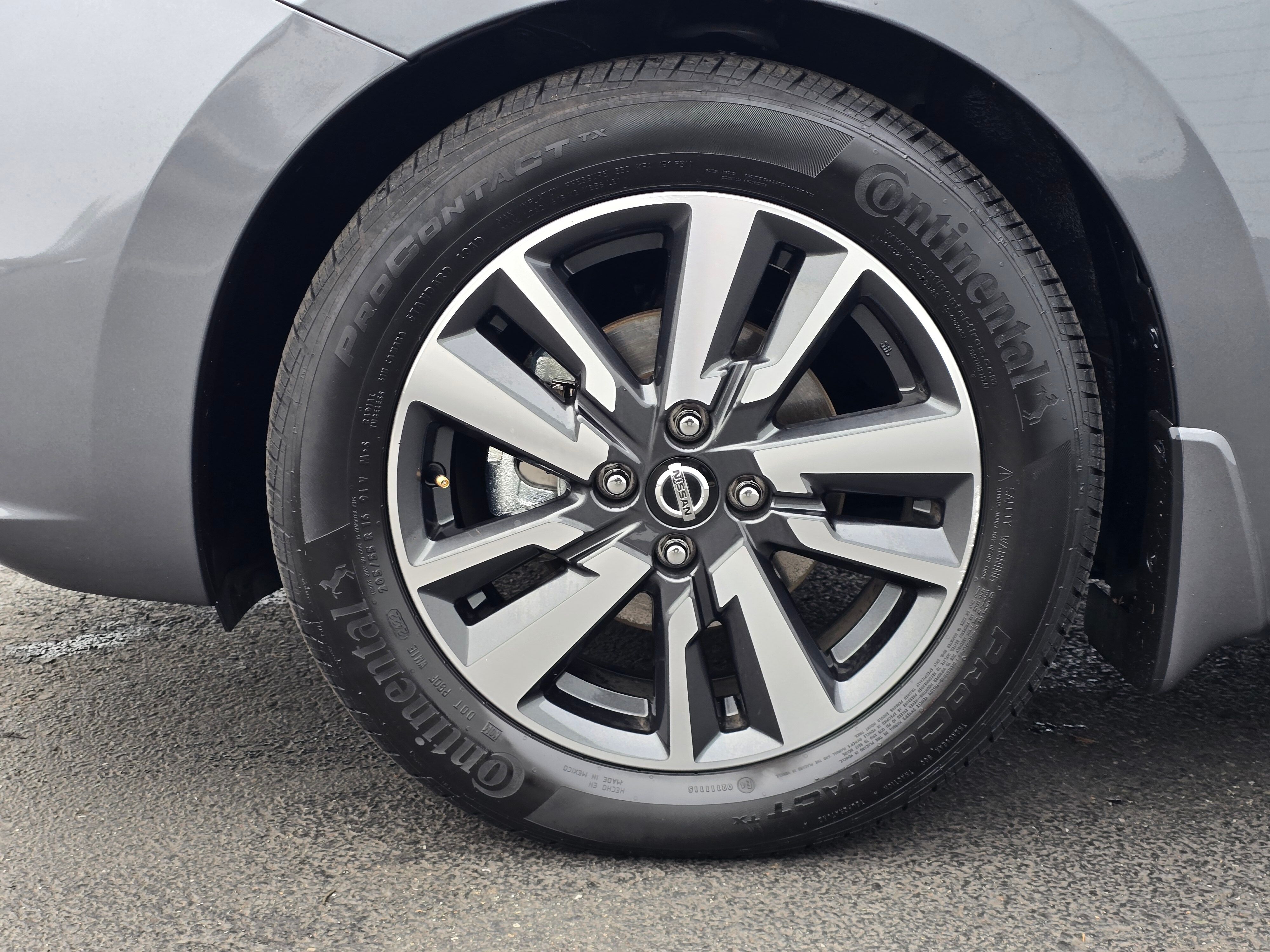 2022 Nissan Versa 1.6 SV photo 4