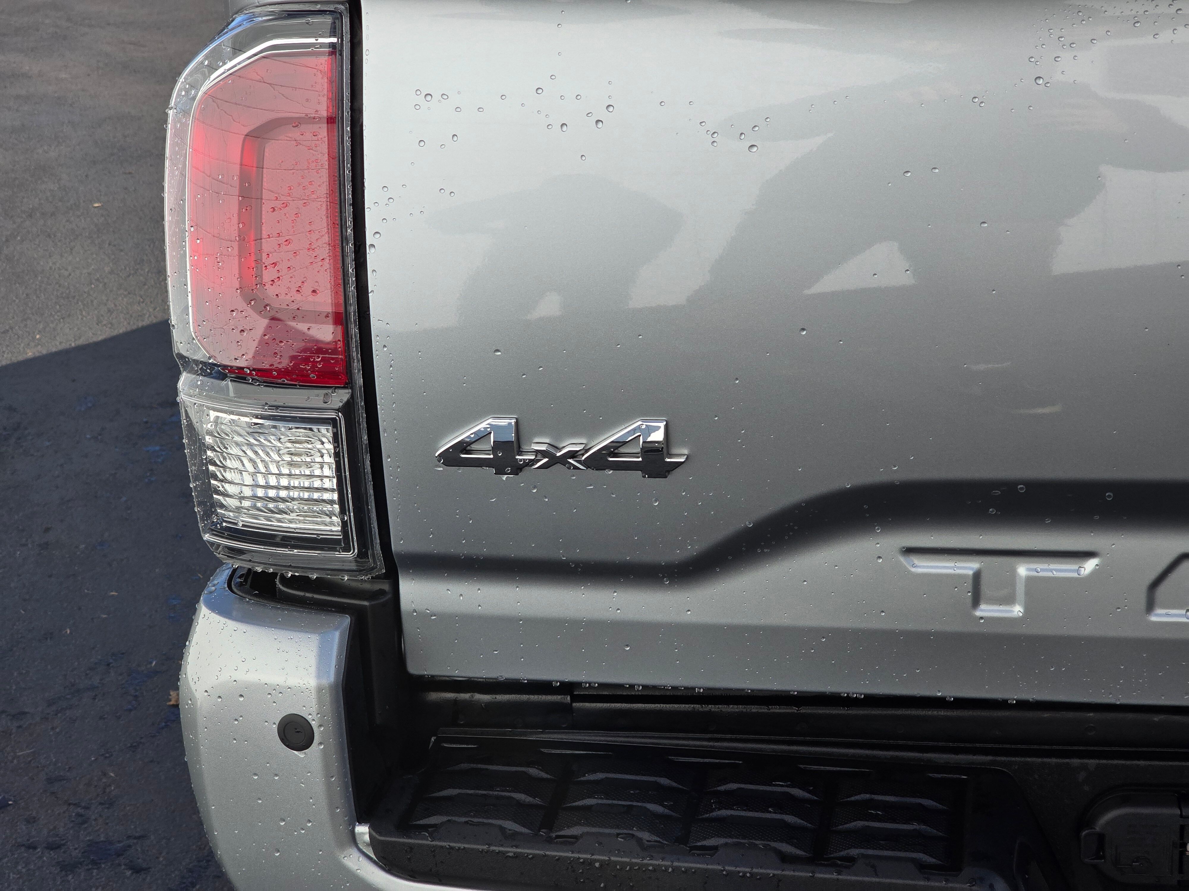 2023 Toyota Tacoma Limited photo 3