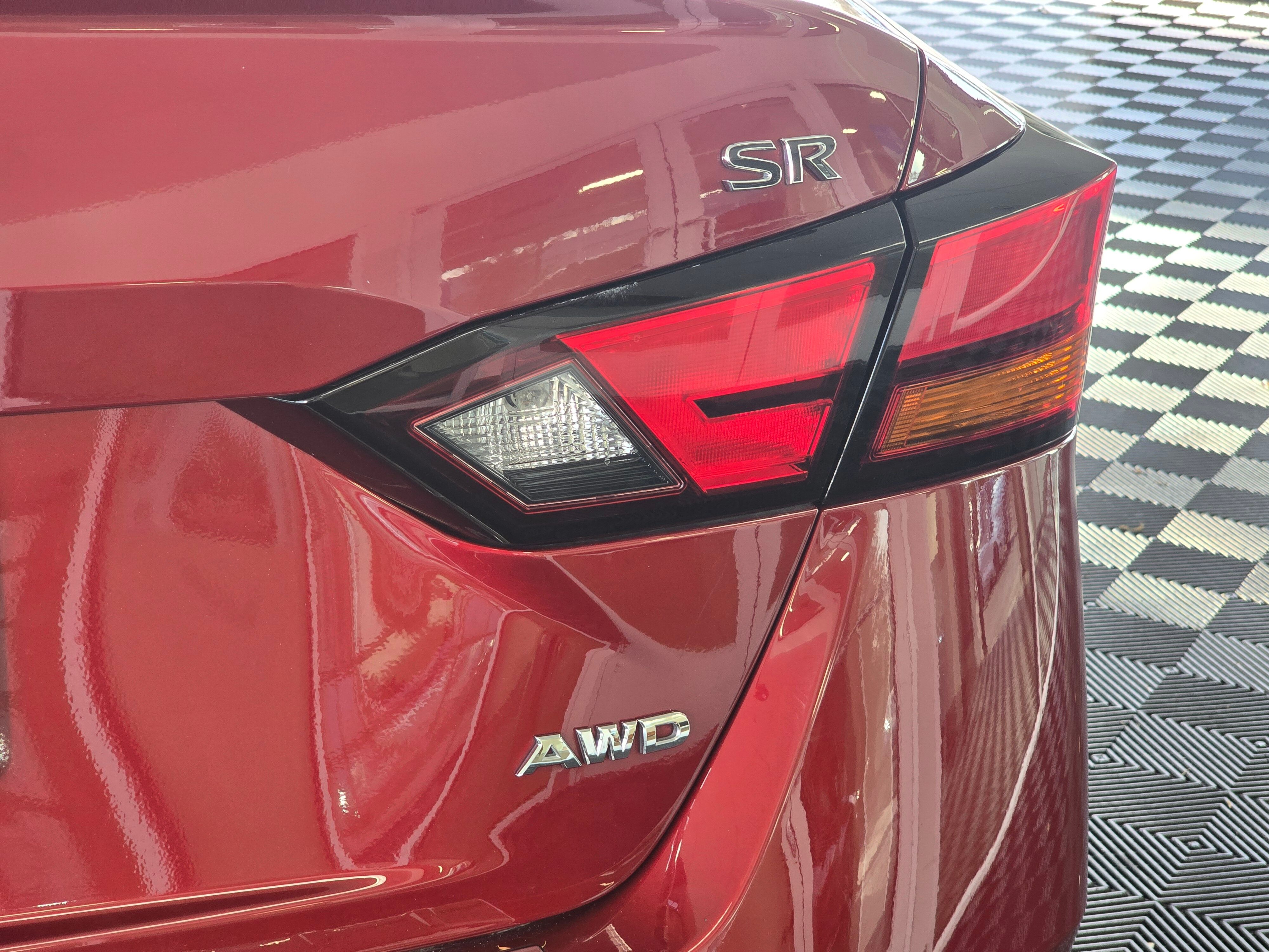 2021 Nissan Altima 2.5 SR photo 4