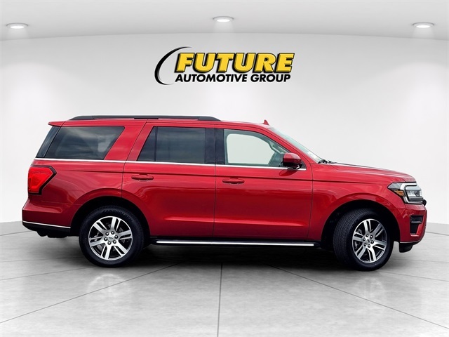 2022 Ford Expedition XLT photo 3