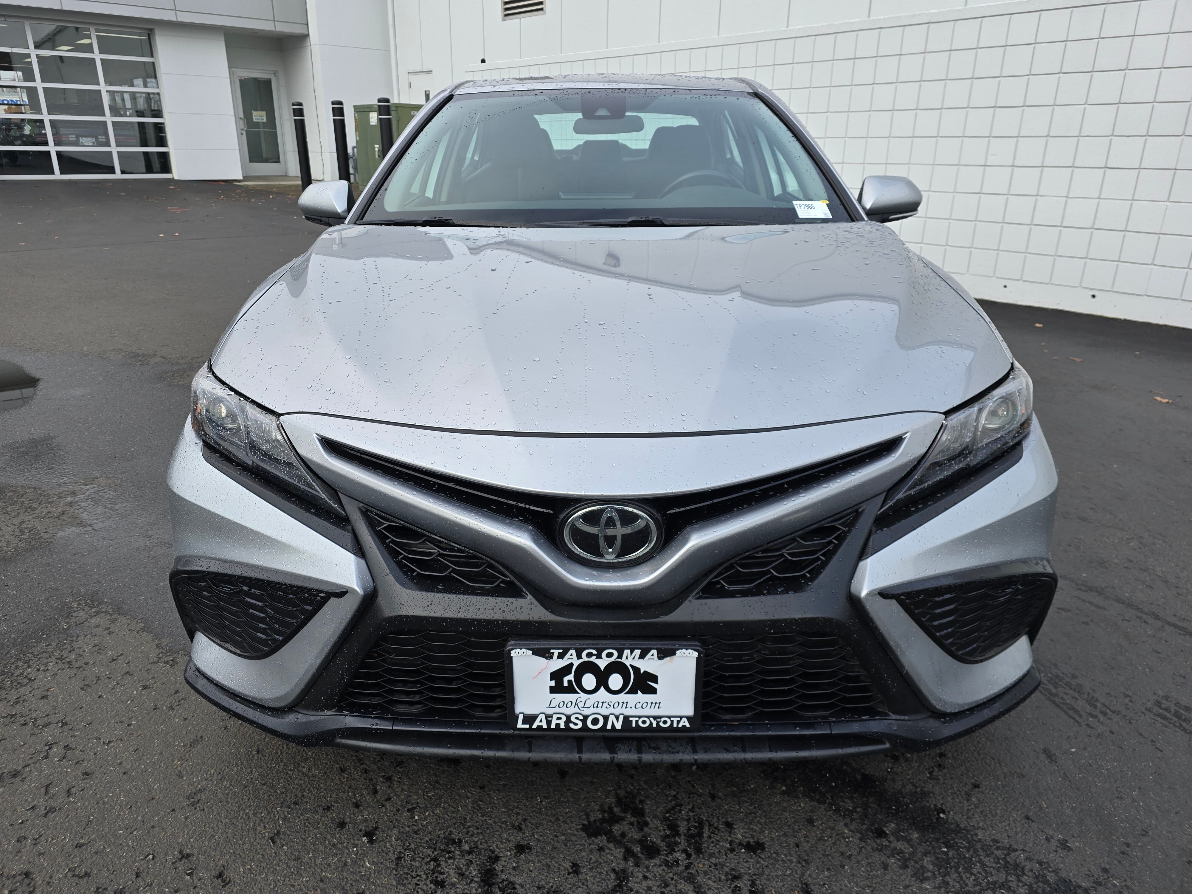 2024 Toyota Camry SE photo 3