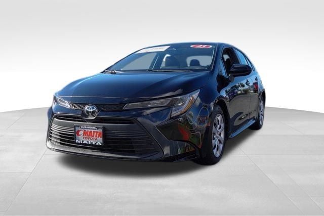2023 Toyota Corolla LE photo 3