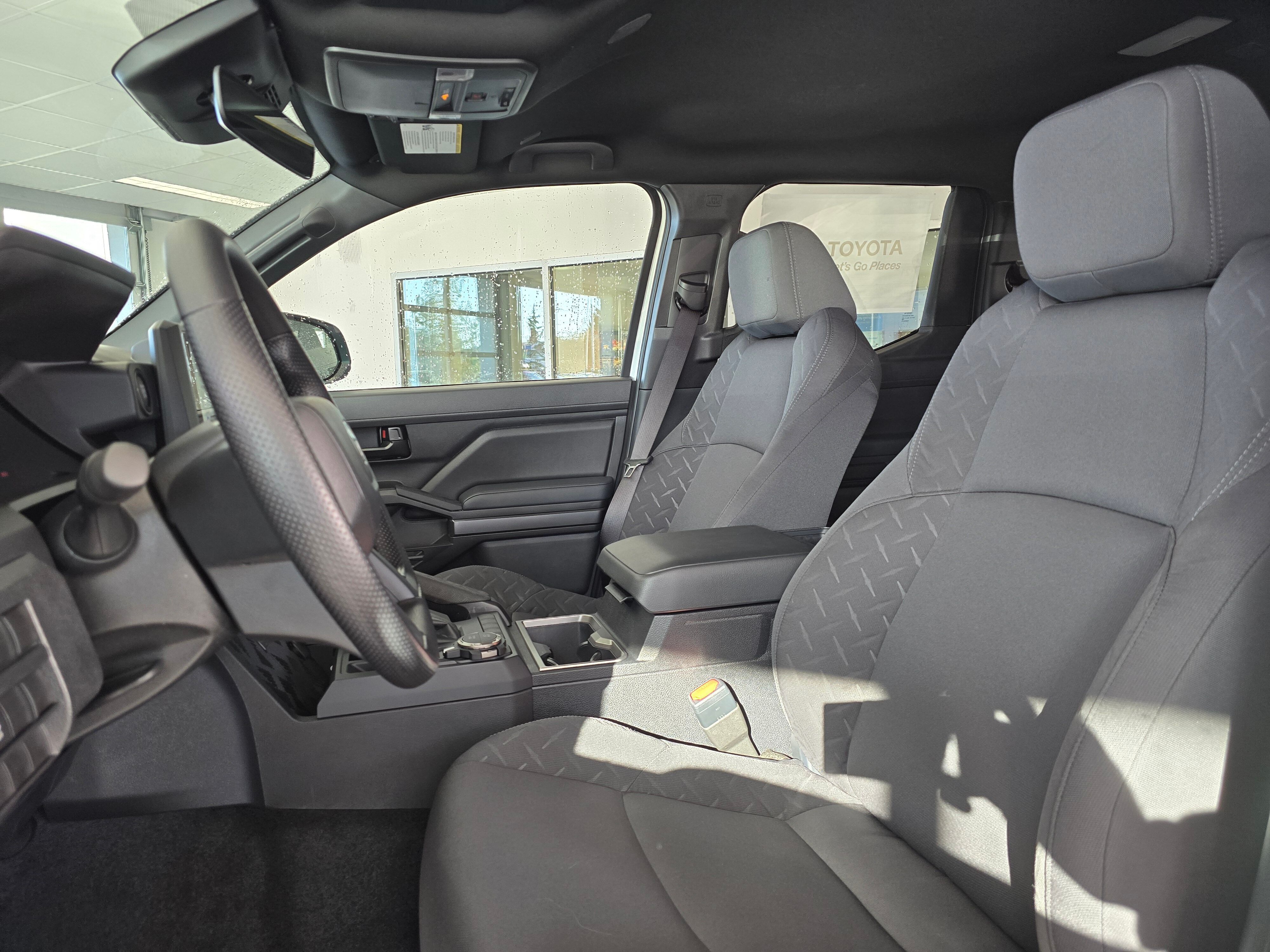 2025 Toyota Tacoma SR5 photo 3