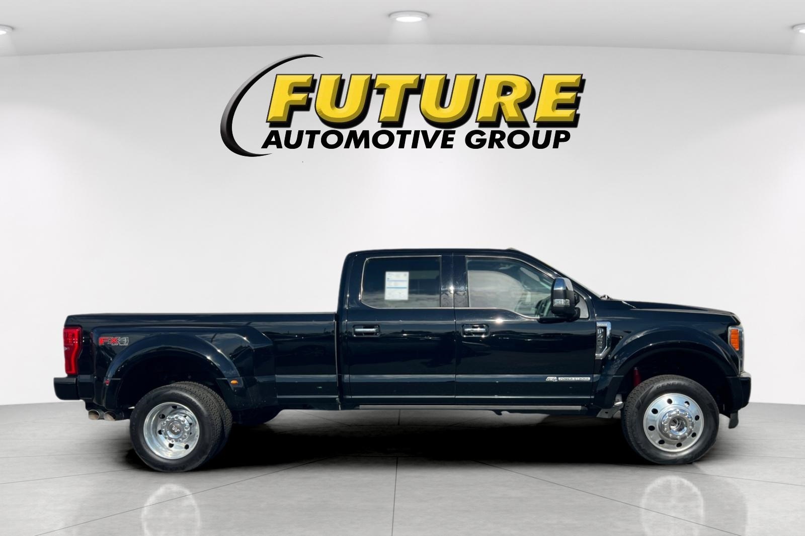 2017 Ford F-450 King Ranch photo 2