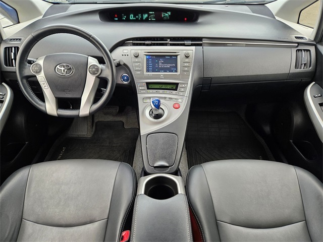 2013 Toyota Prius Five photo 3