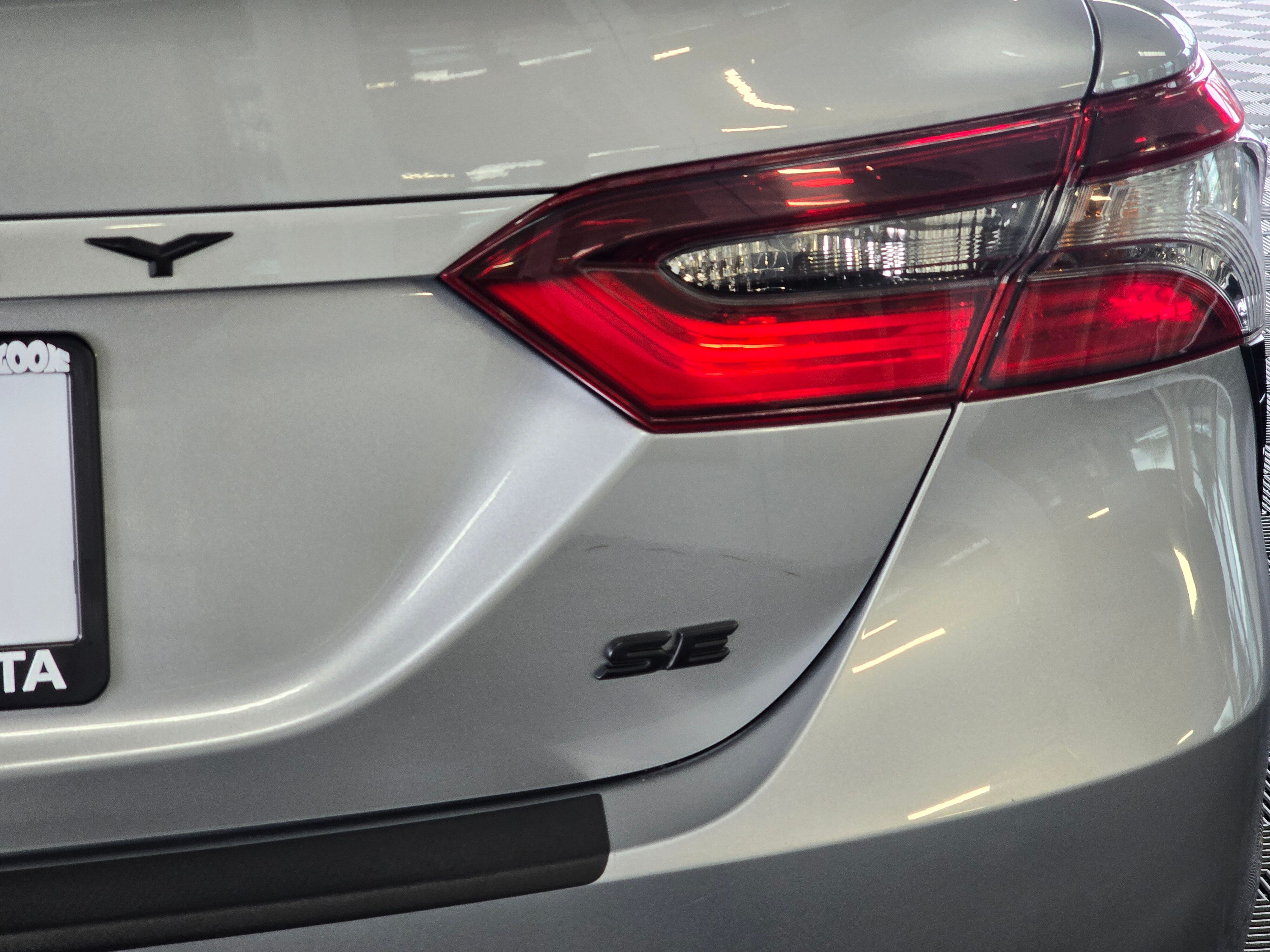 2024 Toyota Camry SE photo 2