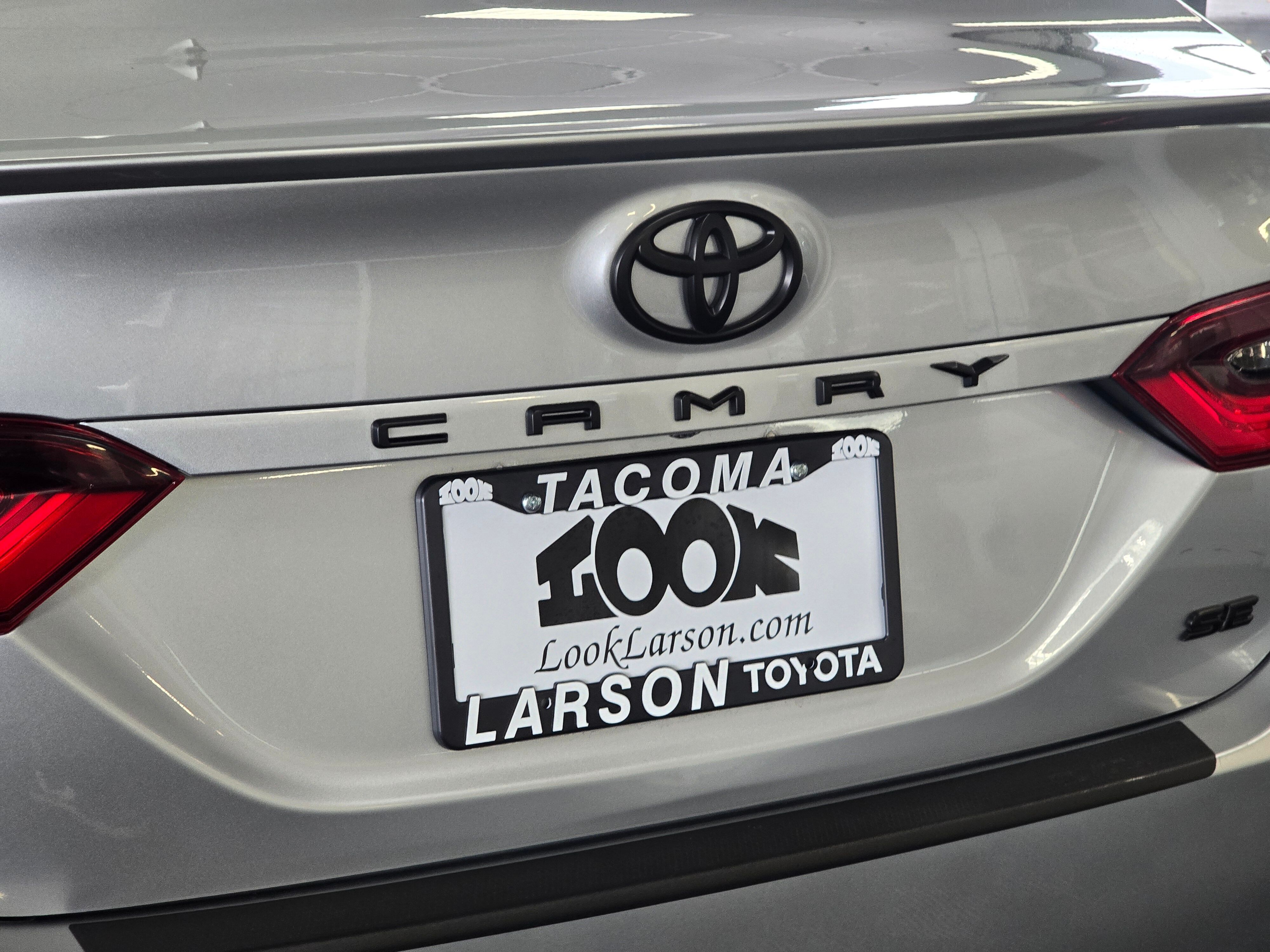 2024 Toyota Camry SE photo 3