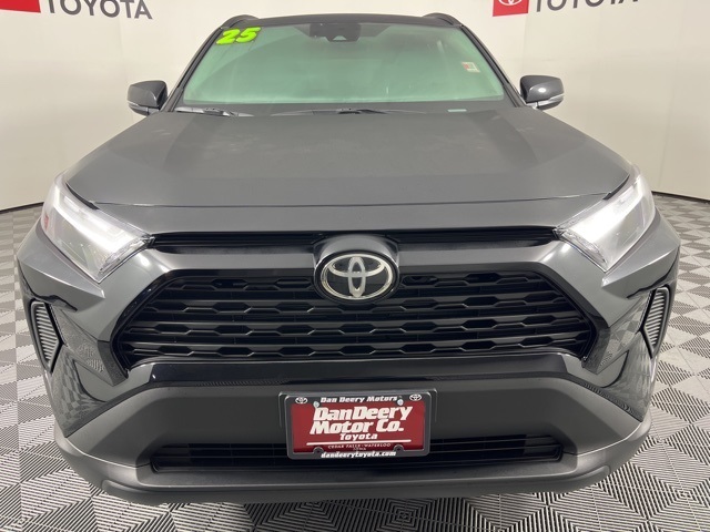 2025 Toyota RAV4 XLE photo 2