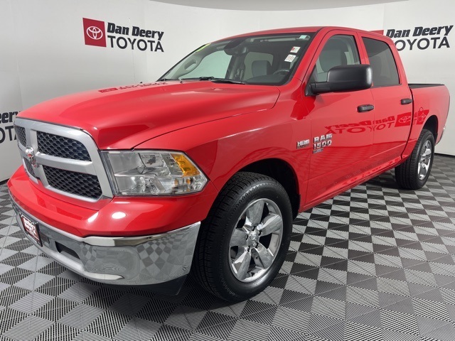 2023 Ram 1500 Classic SLT photo 4