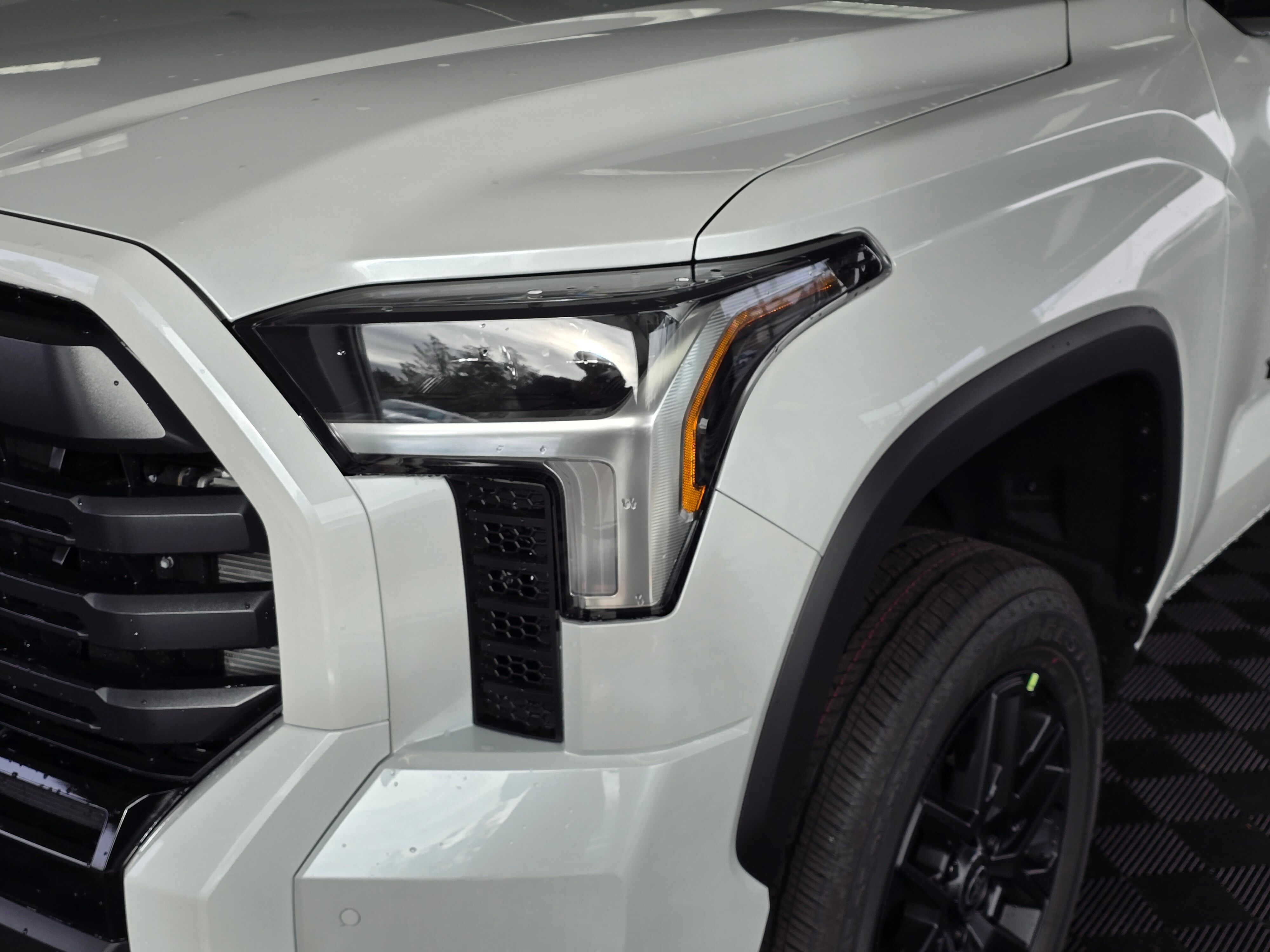 2026 Toyota Tundra Limited photo 2