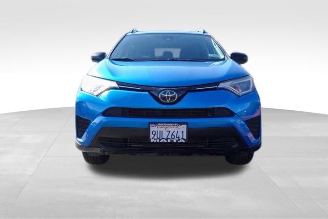 2018 Toyota RAV4 LE photo 3