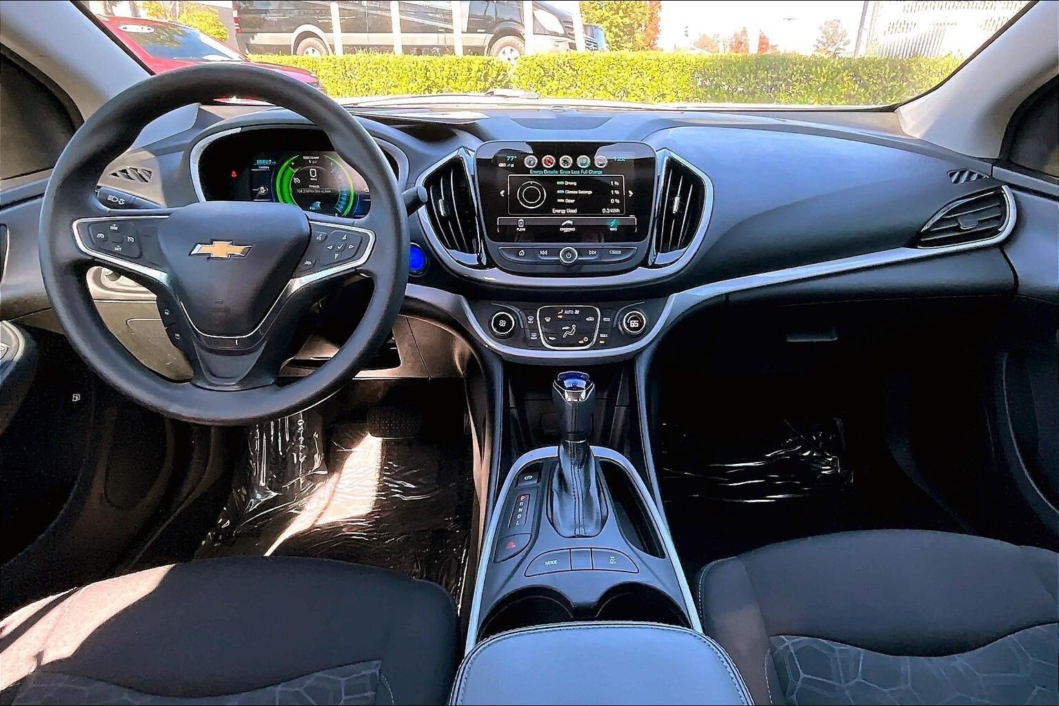 2018 Chevrolet Volt LT photo 2