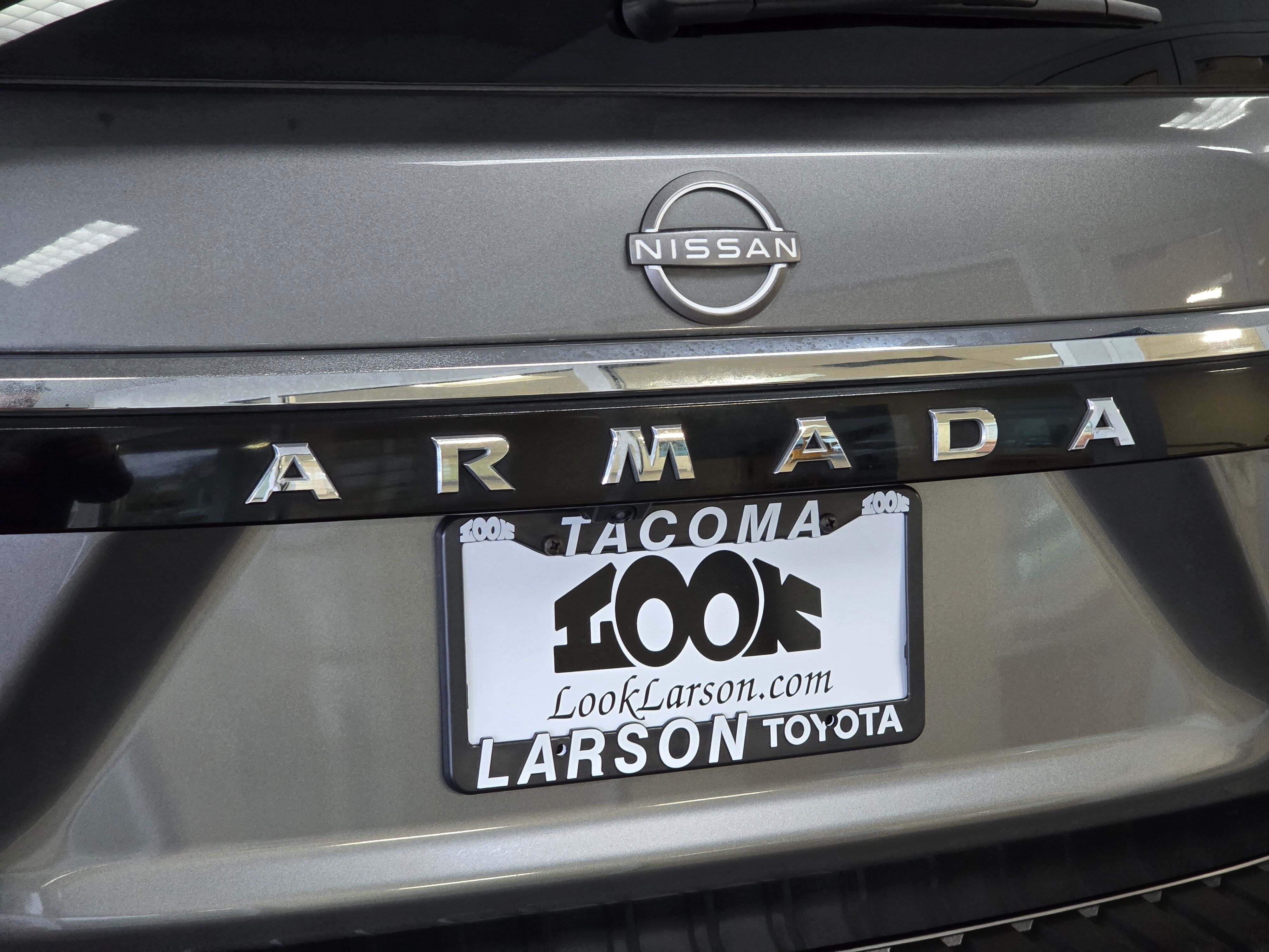 2021 Nissan Armada Platinum photo 3