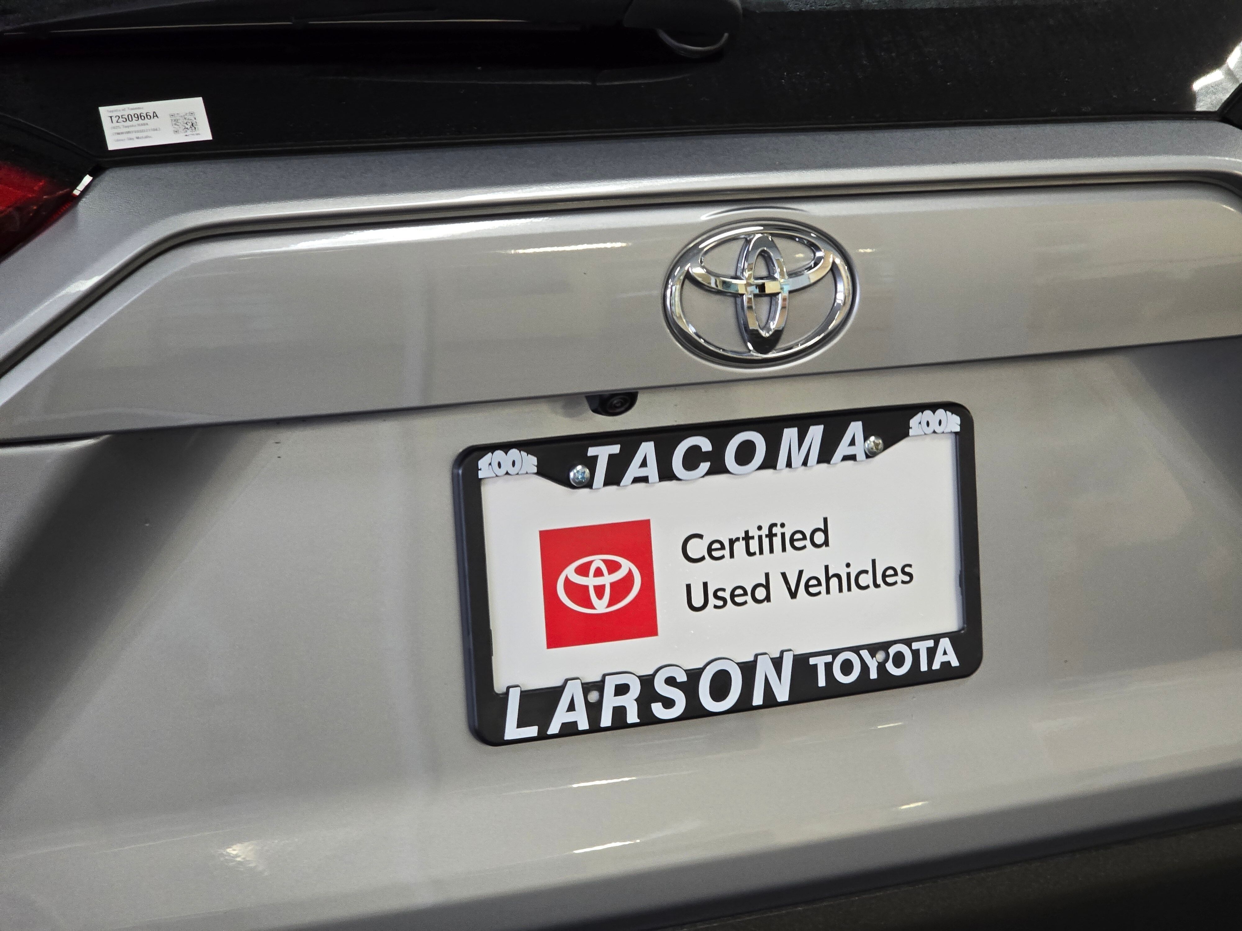 2025 Toyota RAV4 Hybrid LE photo 2