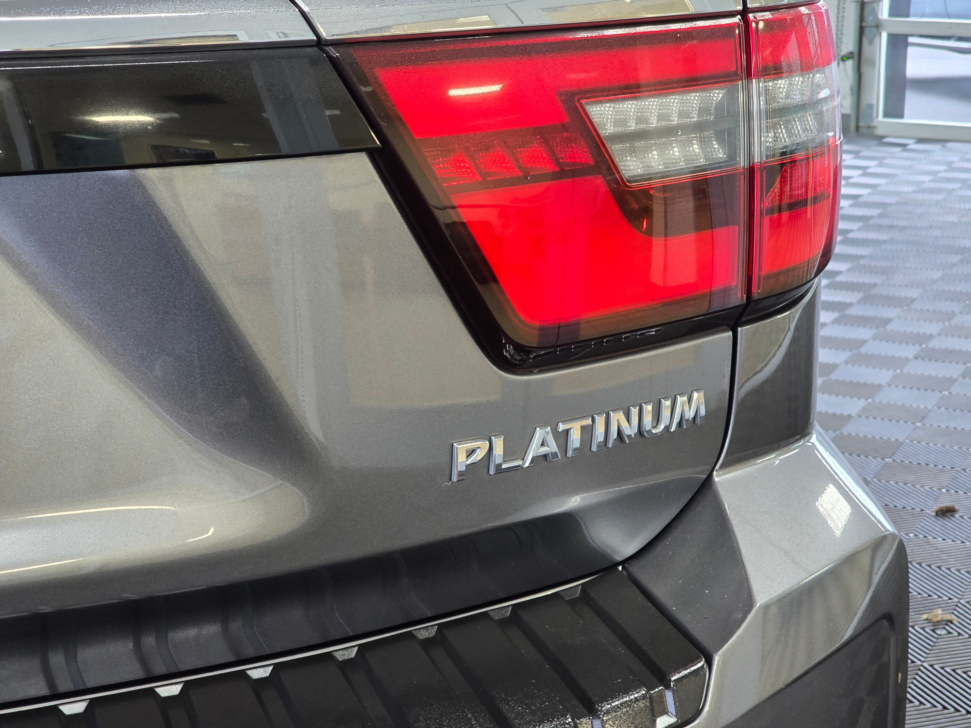 2021 Nissan Armada Platinum photo 4