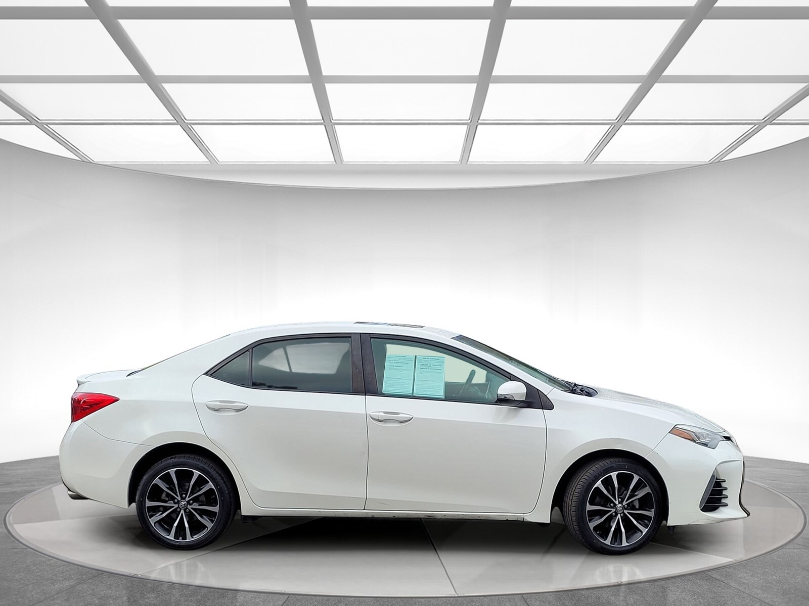 2019 Toyota Corolla XLE XSE photo 2