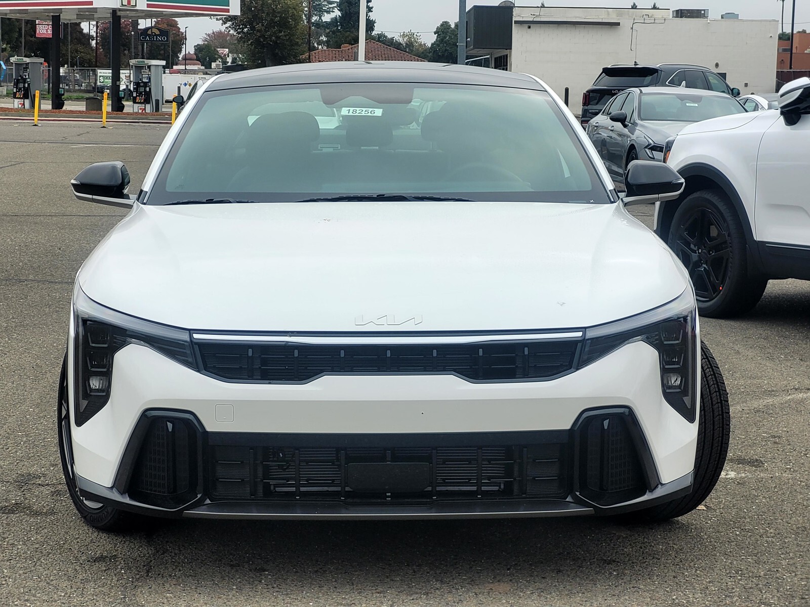 2025 Kia K4 GT-Line photo 2