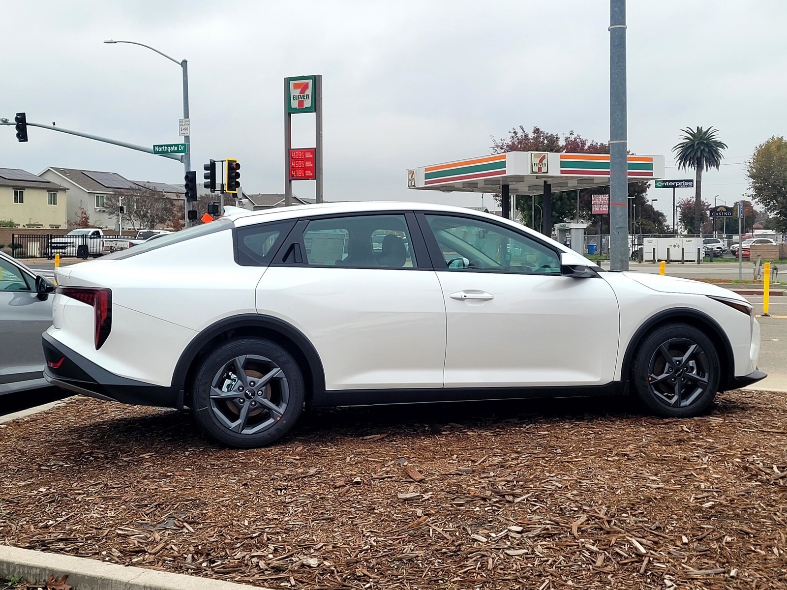 2025 Kia K4 LXS photo 2