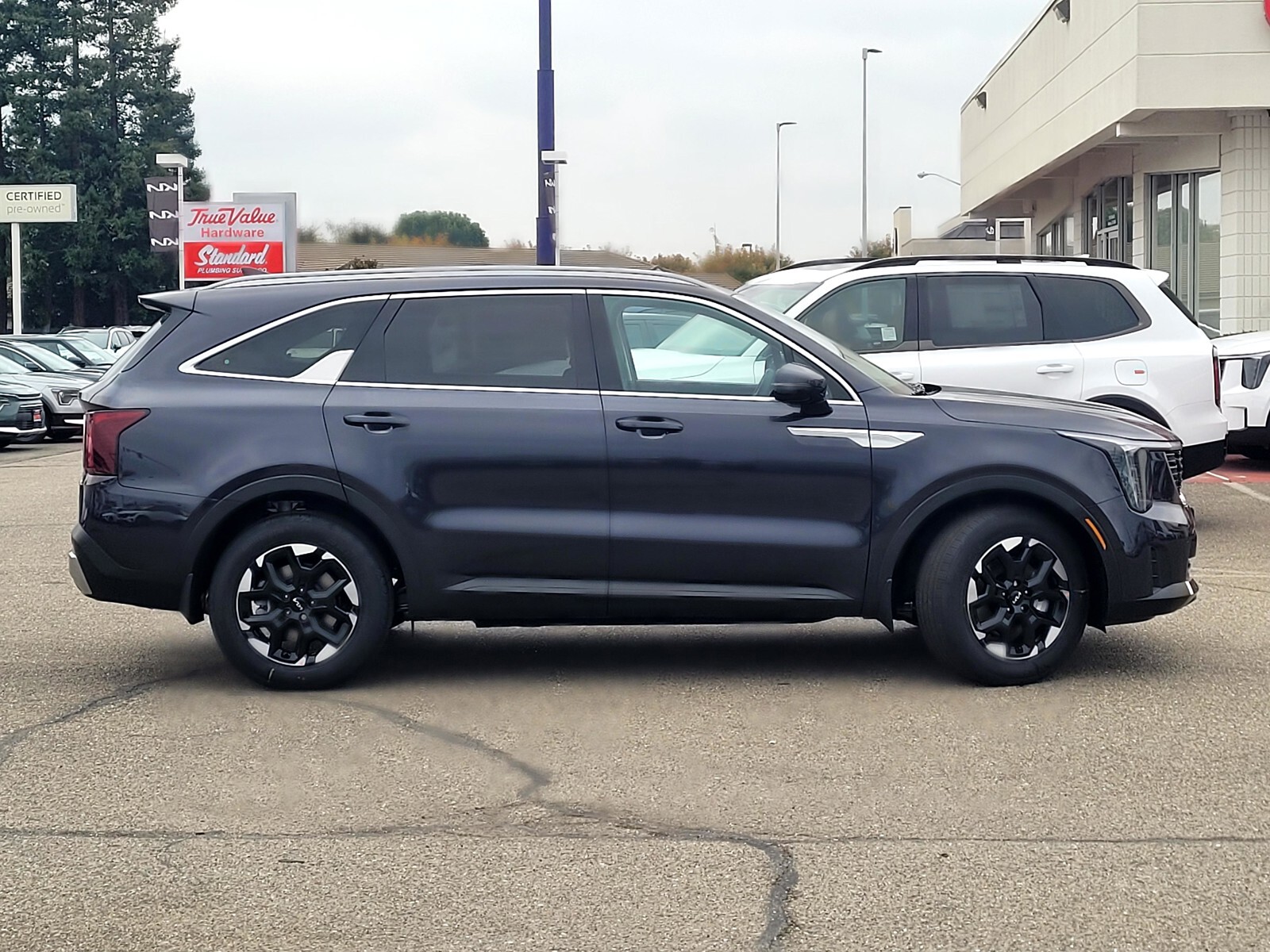 2026 Kia Sorento S photo 3