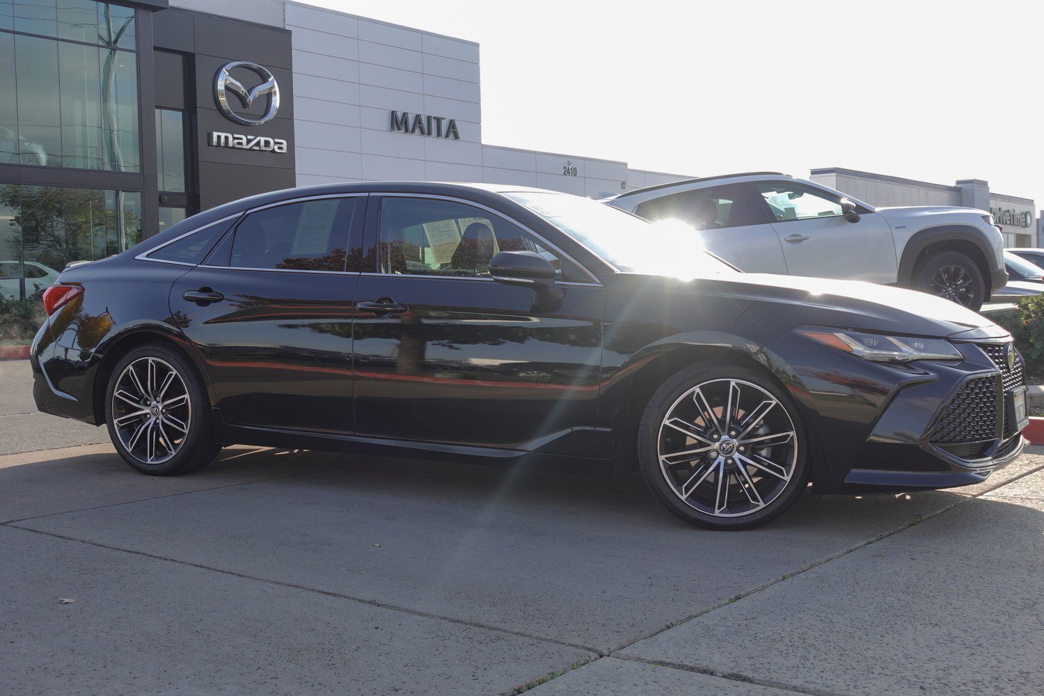 2019 Toyota Avalon Limited photo 3