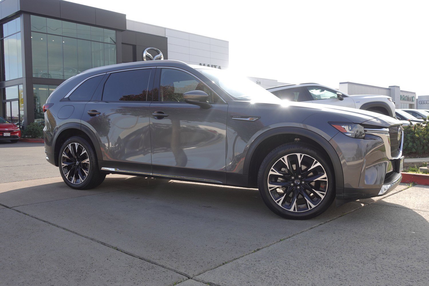 2024 Mazda CX-90 Plug-in Hybrid Premium Plus photo 3