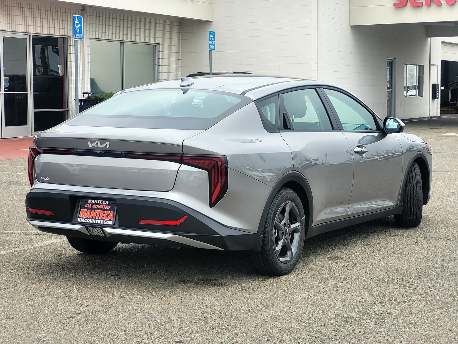 2025 Kia K4 LXS photo 4