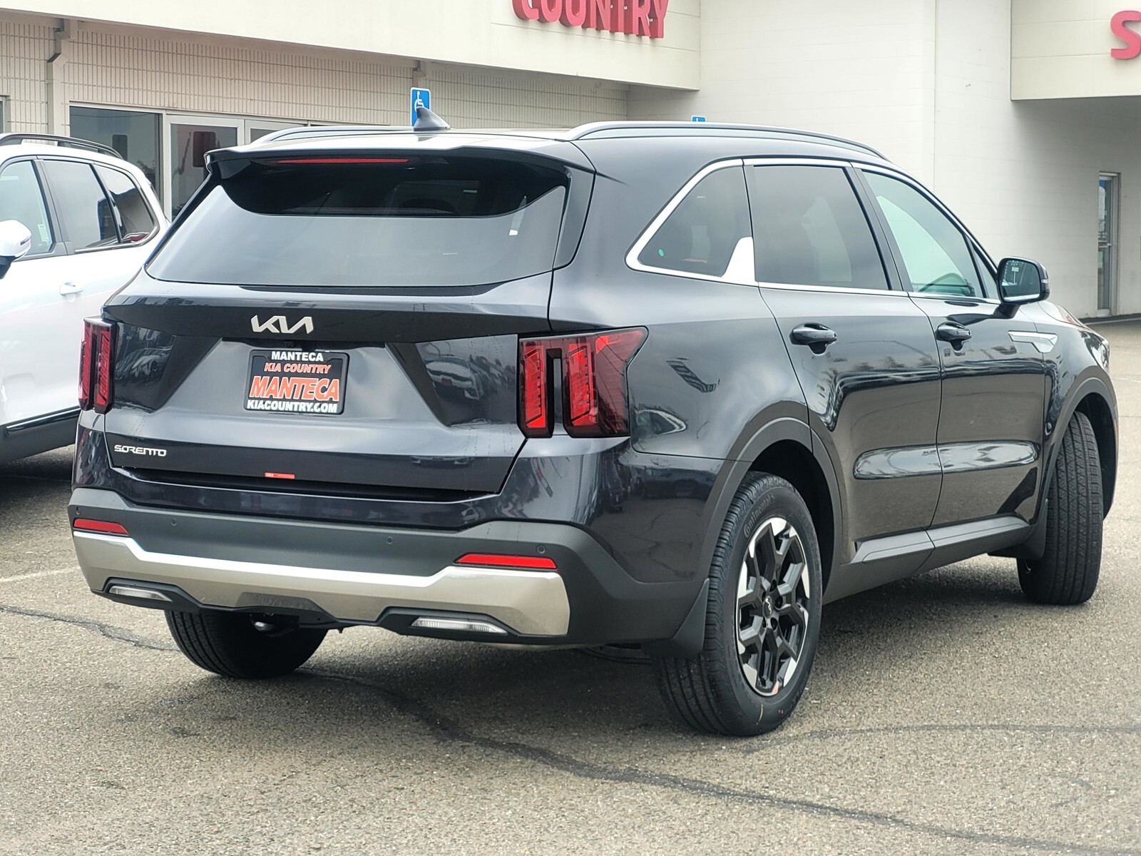 2026 Kia Sorento S photo 4