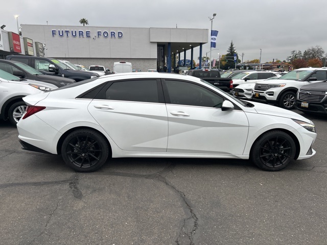 2021 Hyundai Elantra Limited photo 2