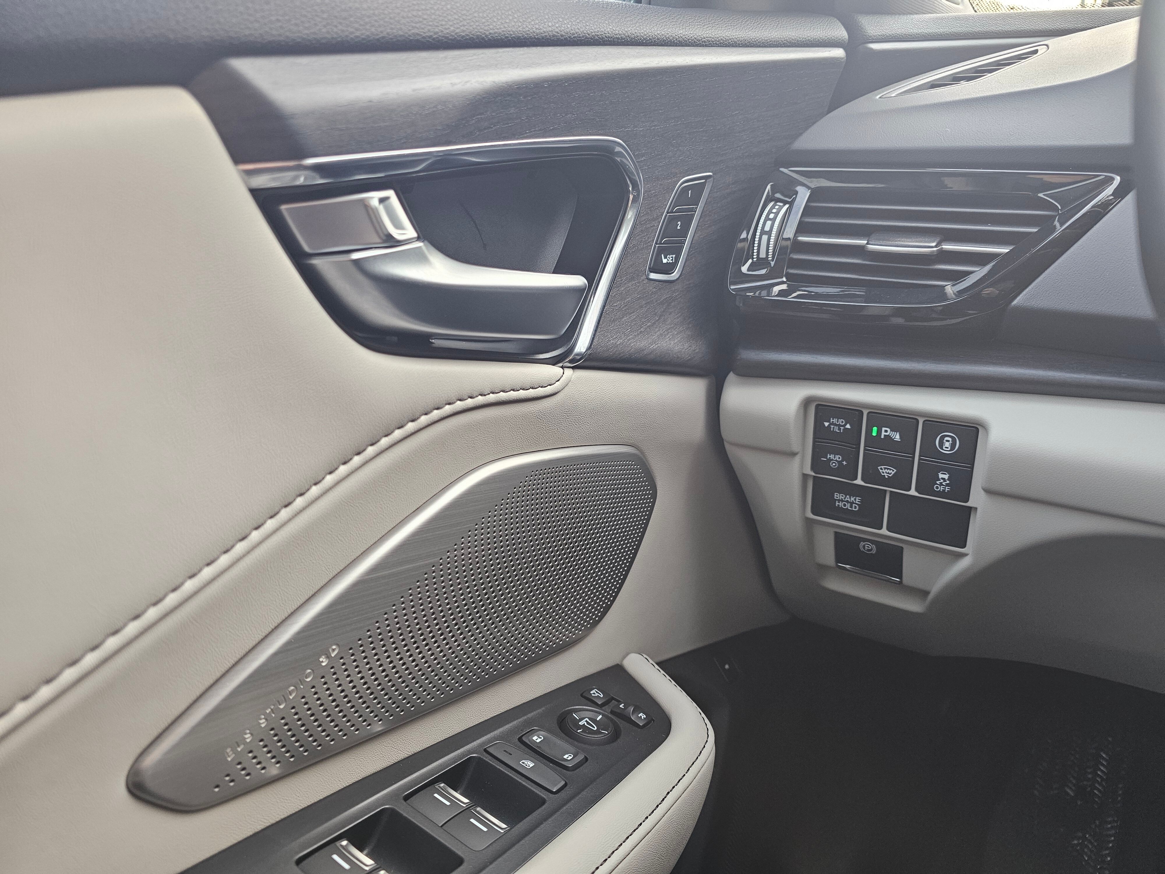 2025 Acura RDX Advance photo 2