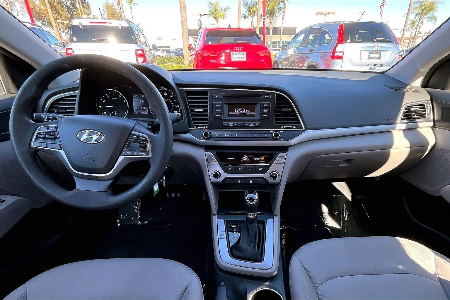 2017 Hyundai Elantra SE photo 2