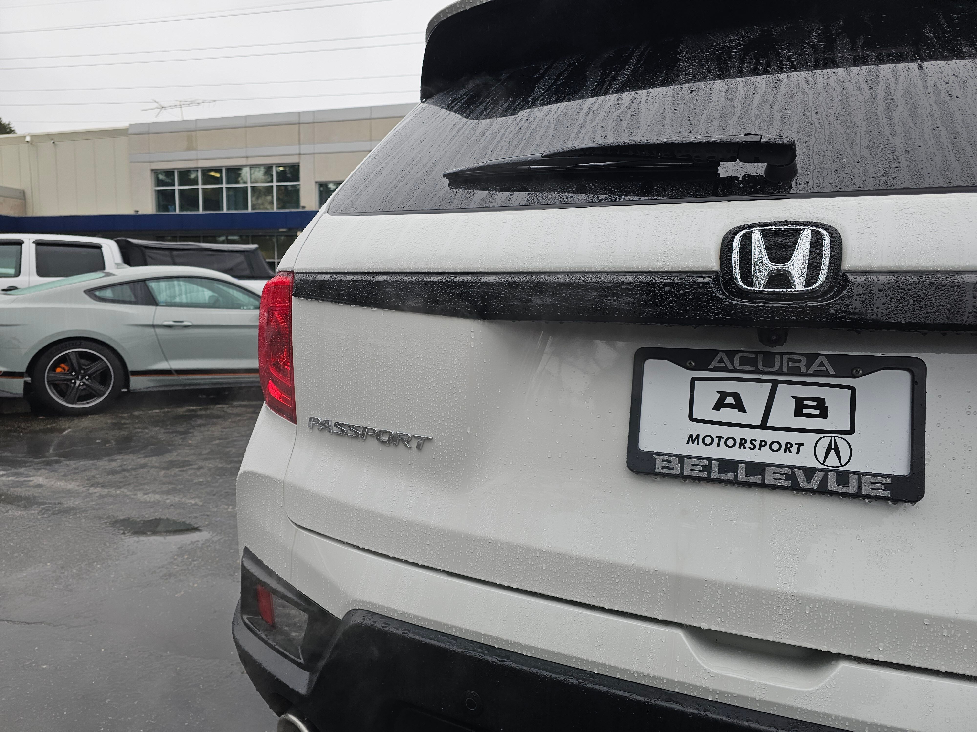 2023 Honda Passport Elite photo 2