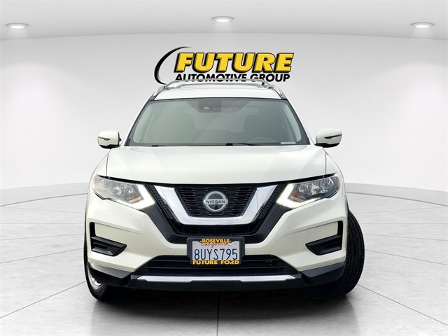 2020 Nissan Rogue SV photo 2